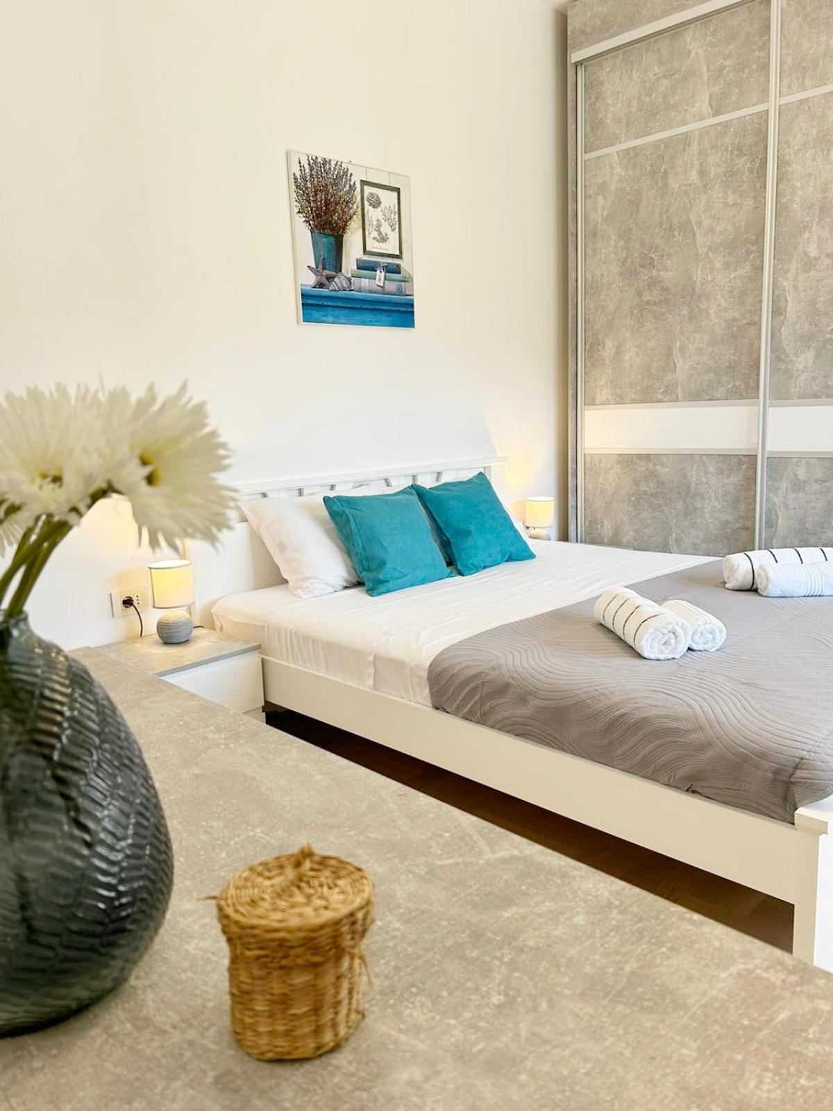 The Circle Apartment Skopje Exterior photo